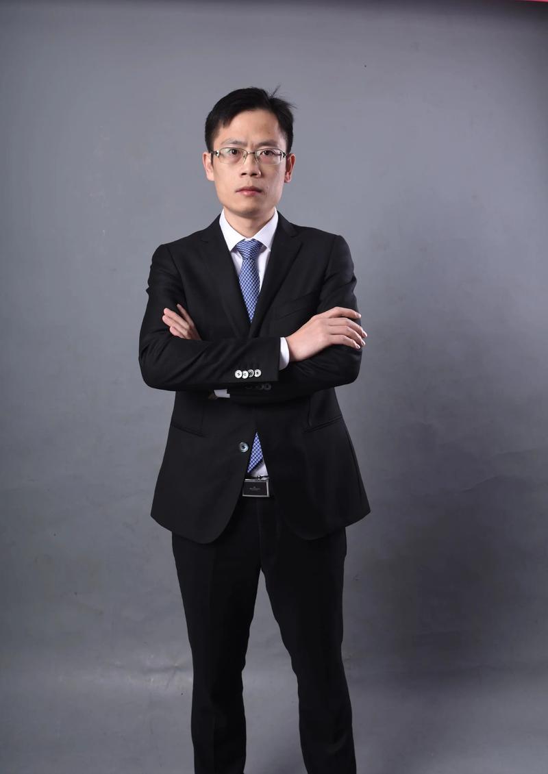 邓华英 舞台监督负责人